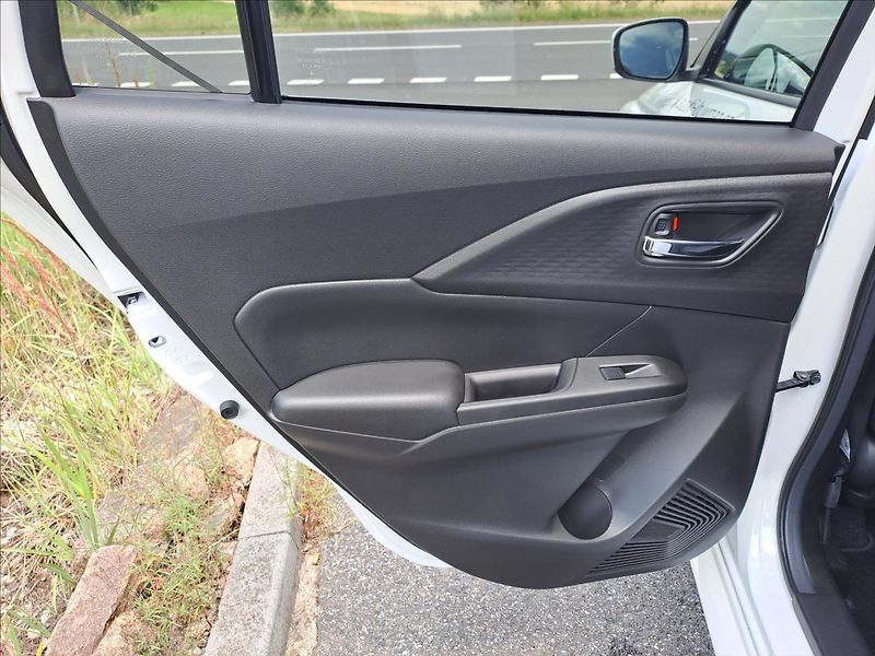 Suzuki Swift 1,2 PREMIUM HYBRID MY26 - fotka 15 z 20