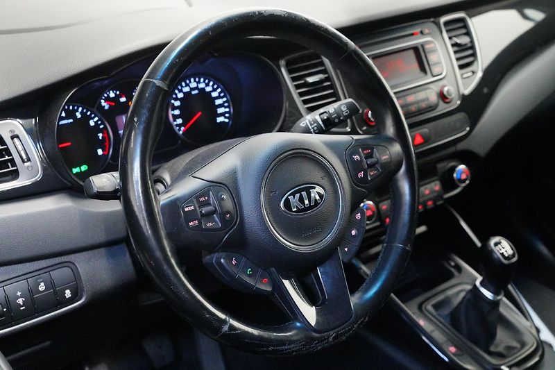 Kia Carens - fotka 5 z 6