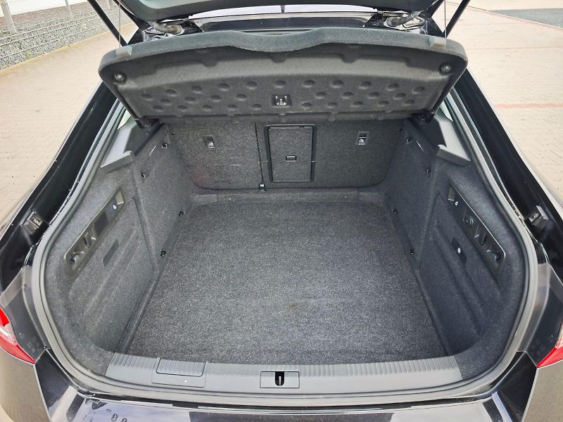 Škoda Superb - fotka 14 z 25