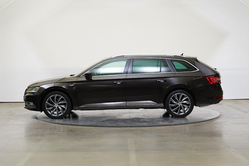 Škoda Superb - fotka 3 z 30
