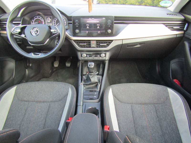 Škoda Kamiq (2021) 1.0 TSI 66kW - fotka 15 z 35