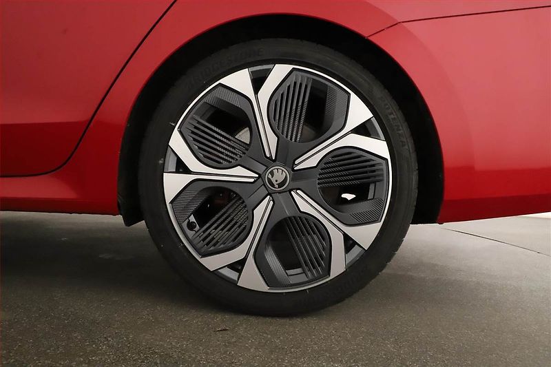 Škoda Octavia (2025) RS 2.0 TSI, RS, Navigace - fotka 12 z 19