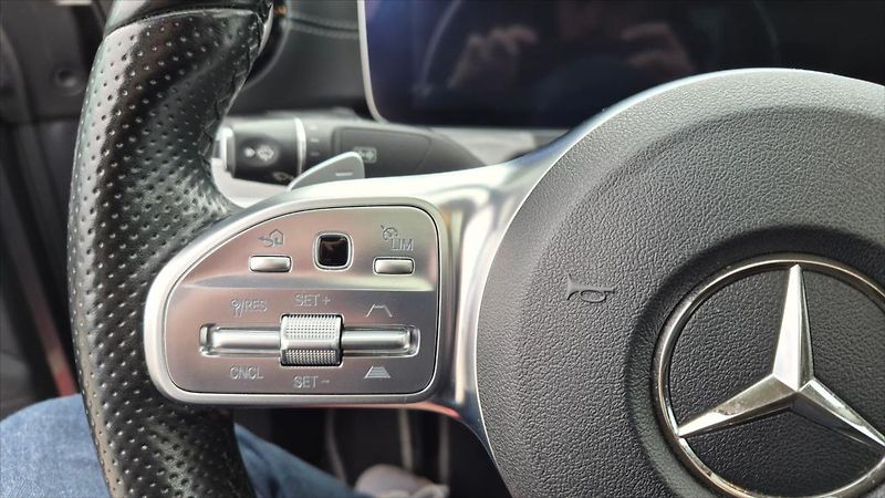Mercedes-Benz CLS 2,9 400d AMG Line 4MATIC ČR360 - fotka 12 z 26