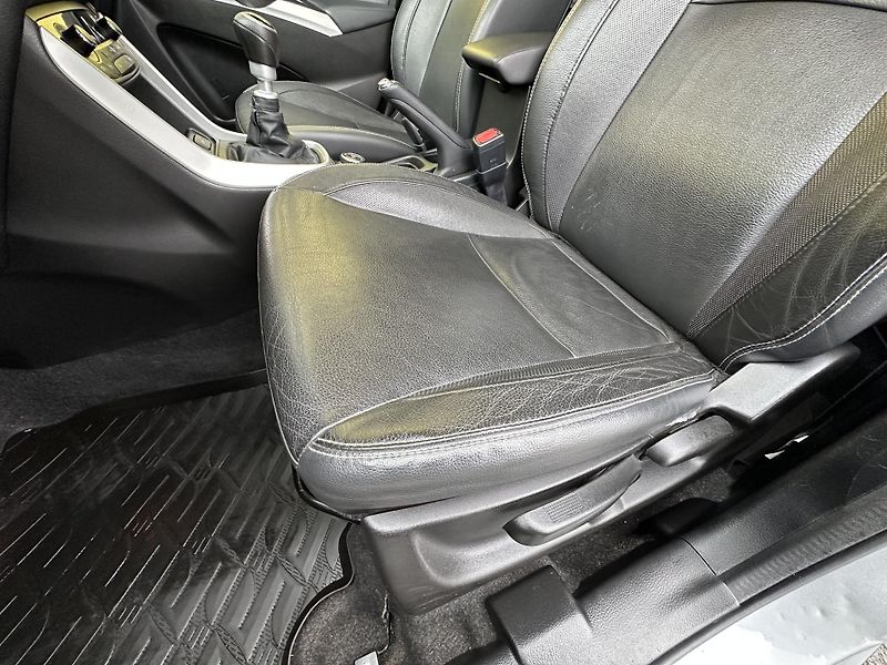 Suzuki SX4 S-Cross (2014) 1.6DDIS 4x4 COMFORT 2.Maj.  - fotka 9 z 36