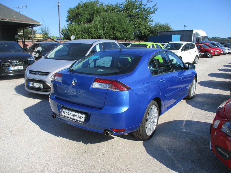 Renault Laguna (2009) 2,0 T - fotka 3 z 11