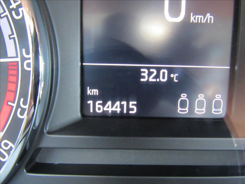 Škoda Octavia 1,6 TDi 85kW Style - fotka 14 z 29