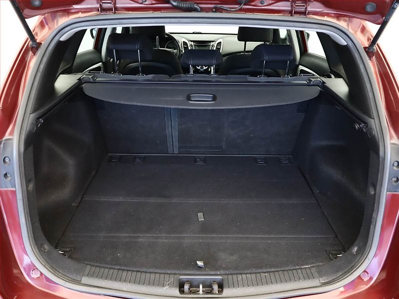 Hyundai i30 (2016) 1.6 CRDi, Tempomat - fotka 11 z 12