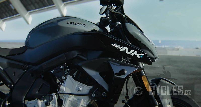 CFMOTO (2026) 675 NK - fotka 10 z 12