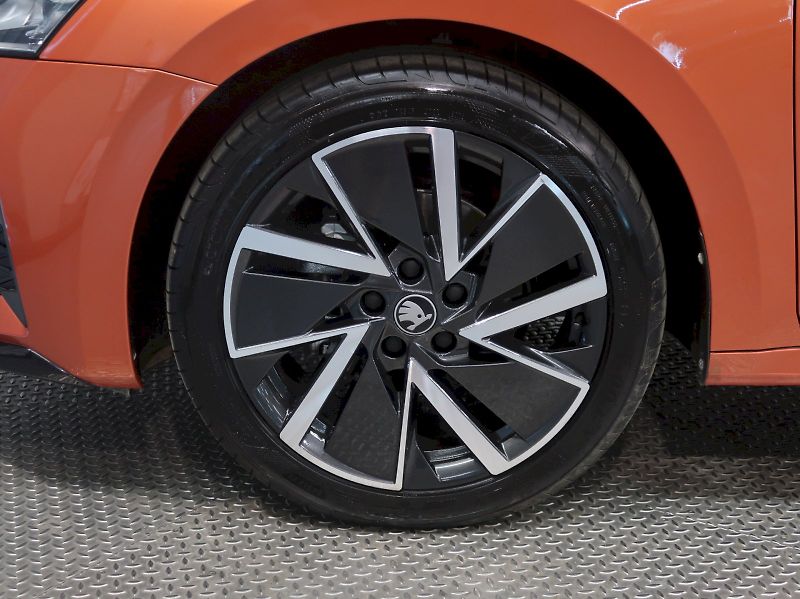 Škoda Octavia (2026) SPORTLINE 2.0TDI DSG CANTON LE - fotka 12 z 44