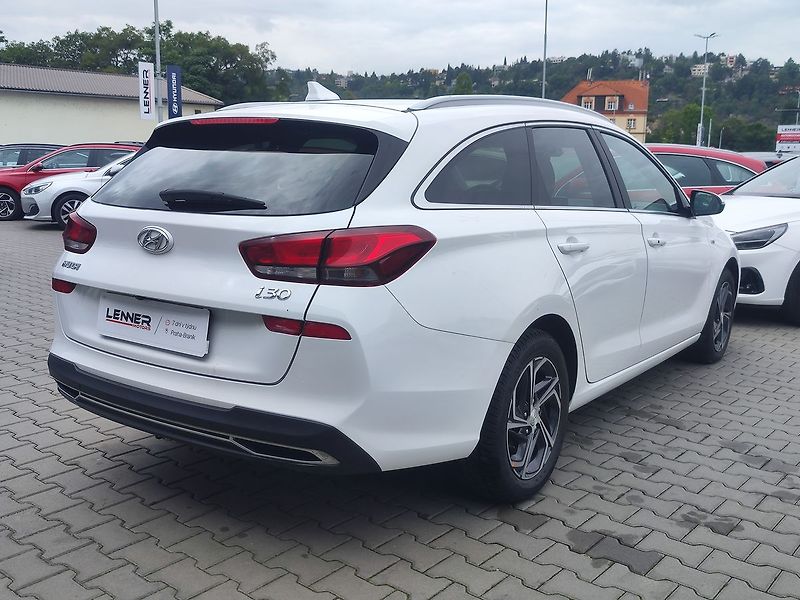 Hyundai i30 1.5 T-GDI/117kW Smart MHEV - fotka 5 z 29