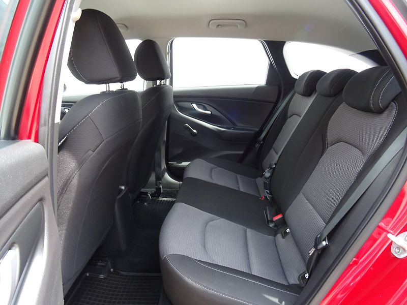 Hyundai i30 (2020) 1.4i,73kW,1majČR,S.kni,klima - fotka 17 z 22