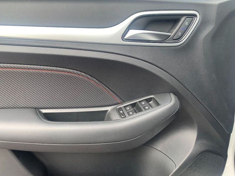 MG ZS Exclusive 1,0 TGI 82 kW 2WD 6A - fotka 8 z 17