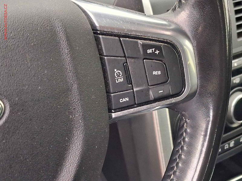 Land Rover Discovery Sport (2017) 2.0 TD4 AWD, ČR, AT, navi - fotka 14 z 18