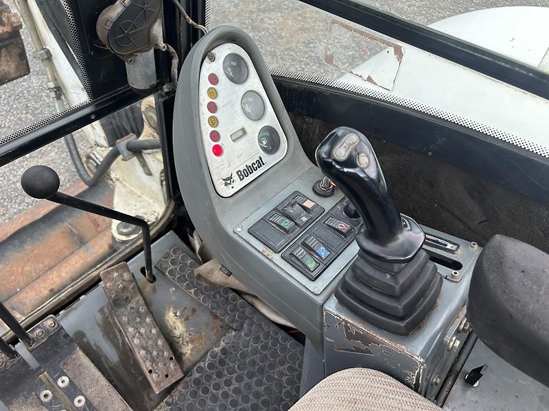 Bobcat (2006) 442B / 7,5t - fotka 11 z 12