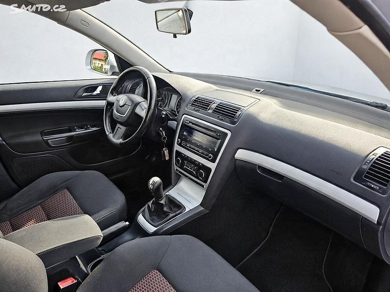Škoda Octavia 1.2 TSI 77kW SPORT EDITION - fotka 22 z 32