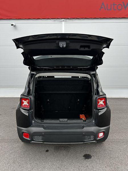 Jeep Renegade 1.5T MHEV T4 Aut. Limited DPH  - fotka 21 z 21