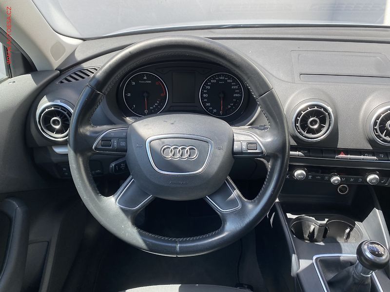 Audi A3 (2014) 2.0 TDi, Attraction, bixen - fotka 11 z 16