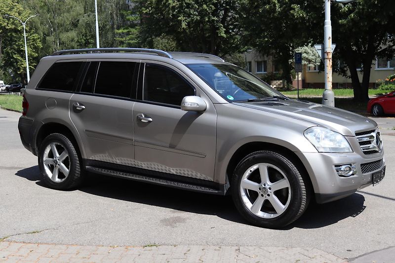 Mercedes-Benz GL 420CDI 4MATIC 225kW - fotka 8 z 48
