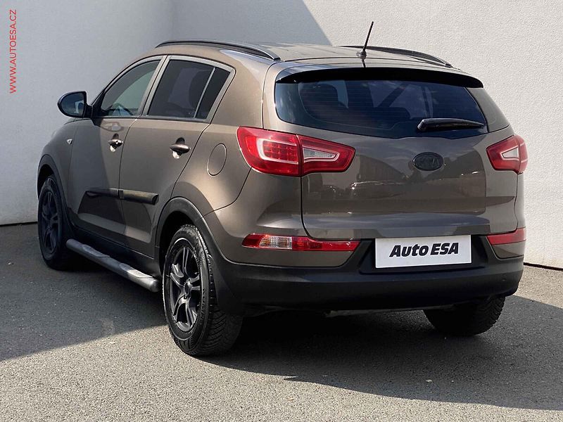 Kia Sportage (2011) 1.6GDI, 1.maj,ČR, Klima - fotka 6 z 15