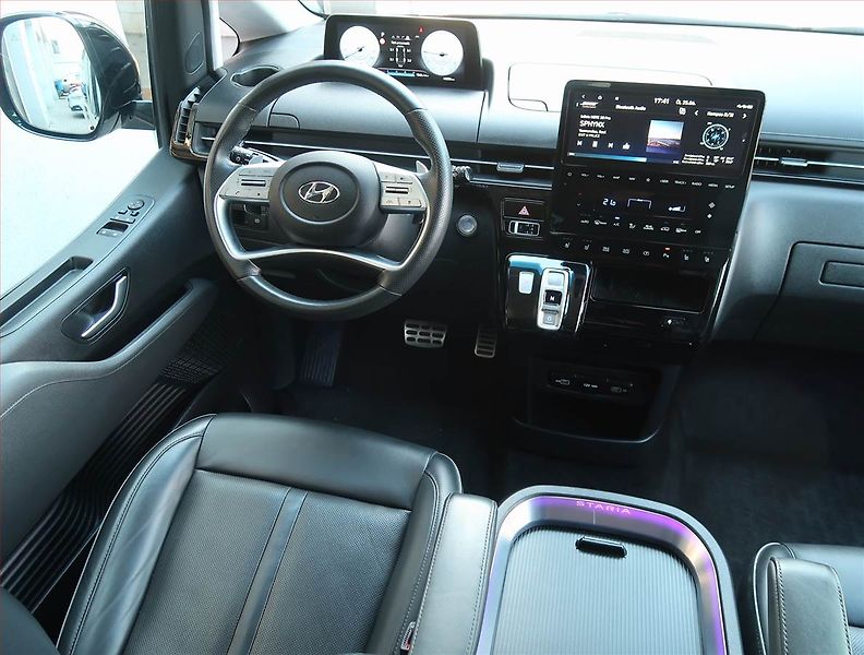 Hyundai Staria (2022) 2.2 CRDi - fotka 7 z 15