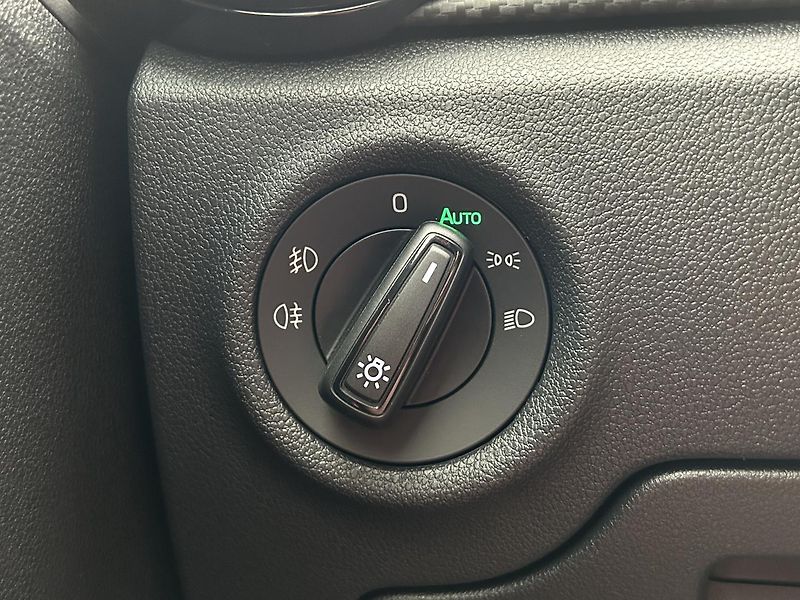 Škoda Fabia 1.0 TSI Monte Carlo - fotka 16 z 28