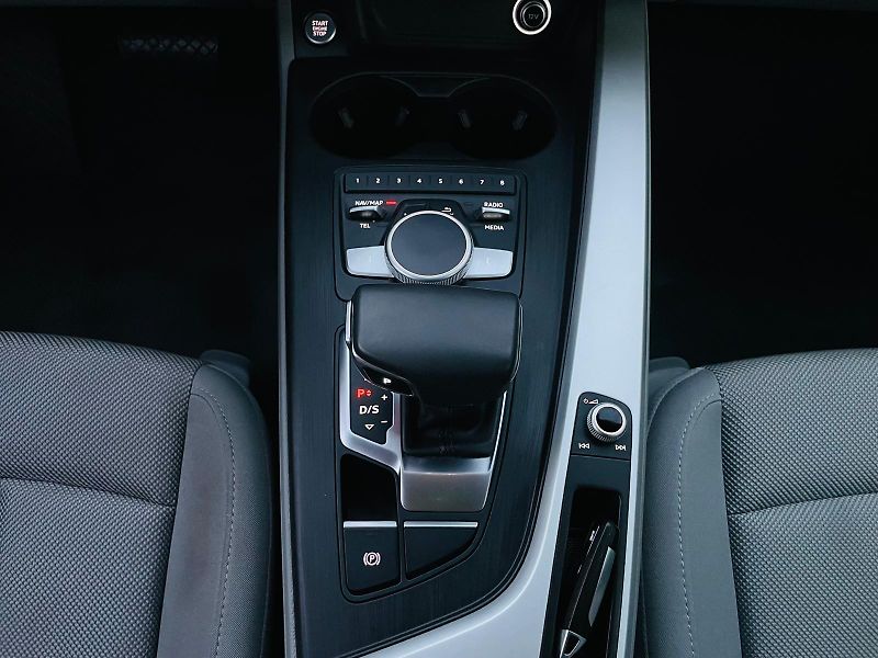 Audi A5 2.0i 140KW AUT KAMERY VÝHŘEV - fotka 41 z 52