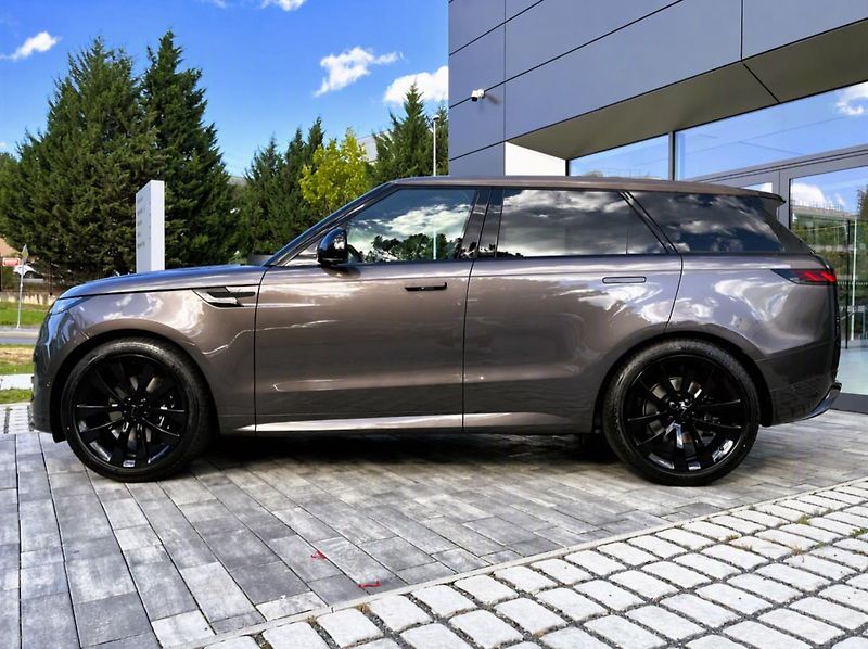 Land Rover Range Rover Sport (2026) 3,0 P380 DYNAMIC SE - fotka 2 z 30