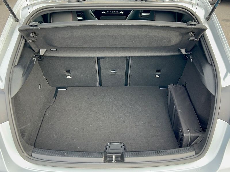 Mercedes-Benz Třídy A A 200d AMG line - fotka 12 z 29