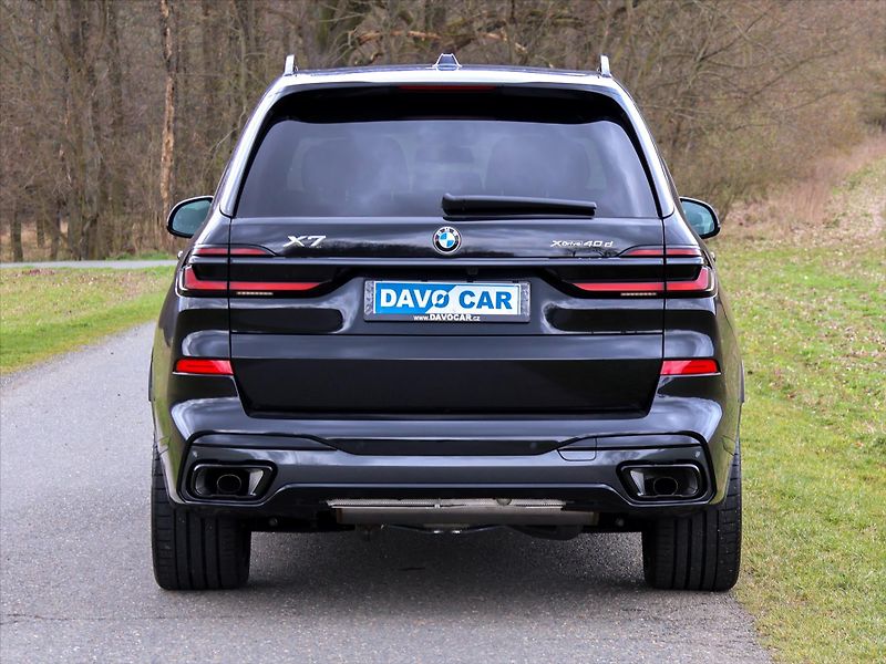 BMW X7 3,0 xDrive40d Mpacket - fotka 6 z 46
