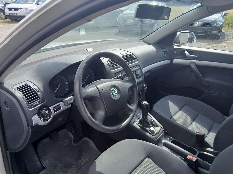 Škoda Octavia 1.9 TDI, nová STK - fotka 21 z 27