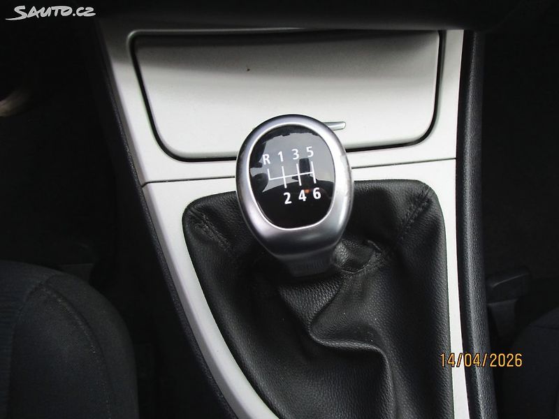 BMW Řada 1 2,0 - 90KW-NOVÁ STK+OLEJ - fotka 19 z 24