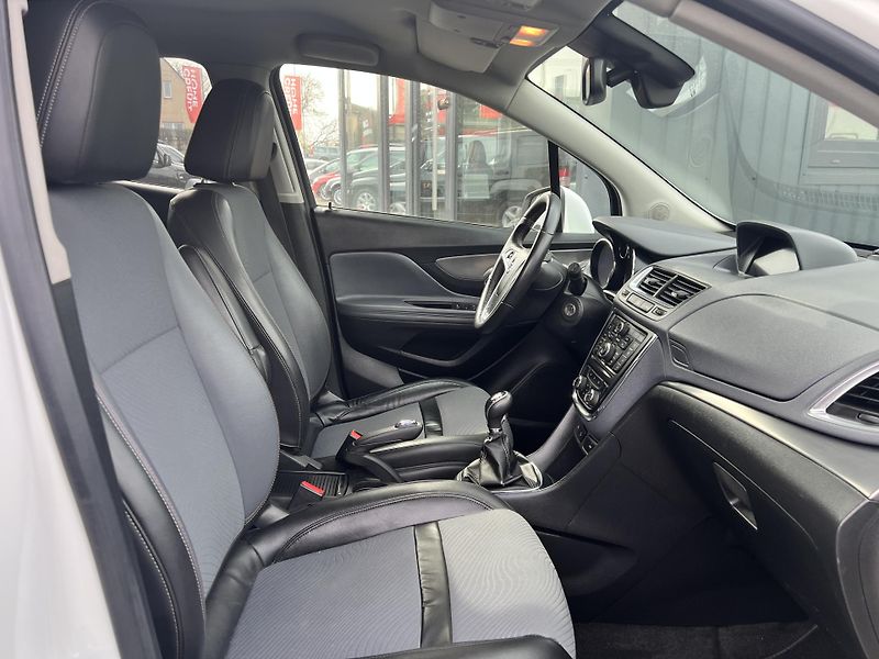 Opel Mokka 1.4T COSMO 4x4 NAVI KAMERA - fotka 34 z 44