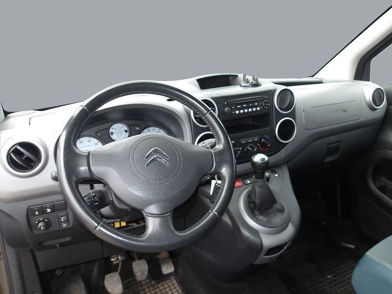 Citroën Berlingo 1,6HDi ČR 1.MAJ.! -21%DPH ! - fotka 25 z 33