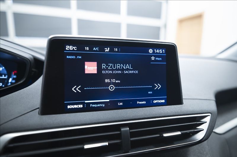 Peugeot 5008 1,2 PT KAMERA VÝHŘEV 7 MÍST ČR - fotka 27 z 36