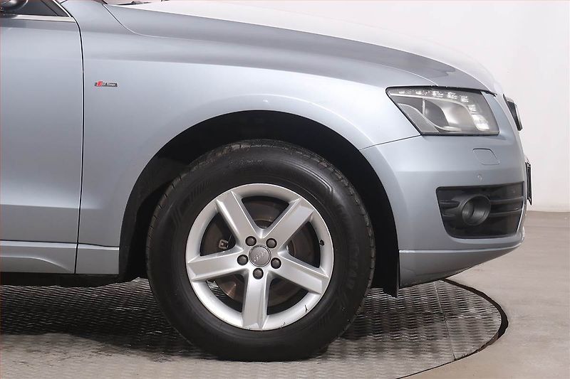 Audi Q5 (2010) S line 3.0 TDI, 4X4, Automat - fotka 15 z 19