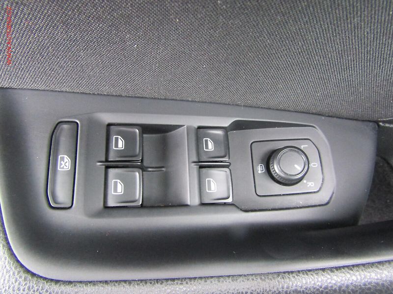 Volkswagen Passat (2015) 2.0TDi, Comfortline, DSG, LED - fotka 12 z 22