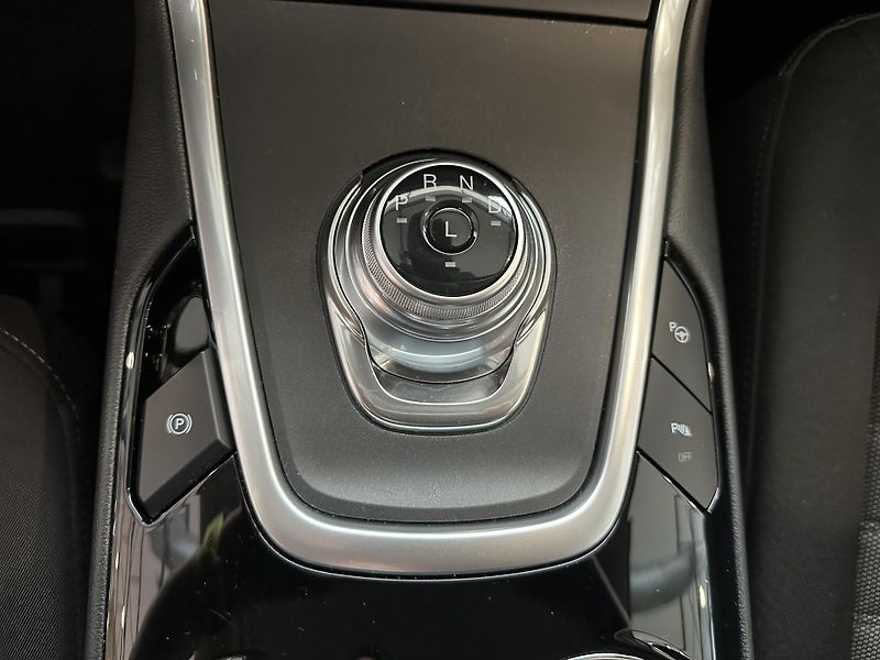 Ford Galaxy Titanium 2.5i HEV 190k aut. - fotka 26 z 30