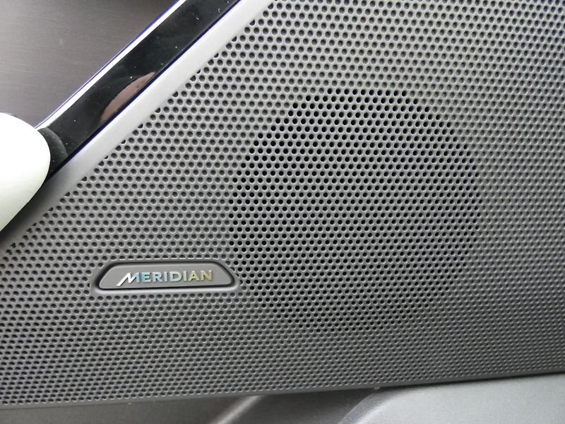 Land Rover Range Rover Velar (2026) Belgravia Edition P400e        - fotka 16 z 45