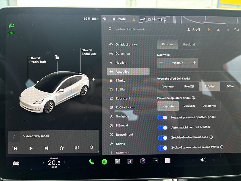 Tesla Model 3 Long Range AWD 75kWh DPH - fotka 13 z 17