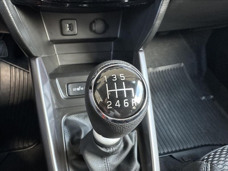 Suzuki Vitara 1,4 4x4 HYBRID - fotka 20 z 32
