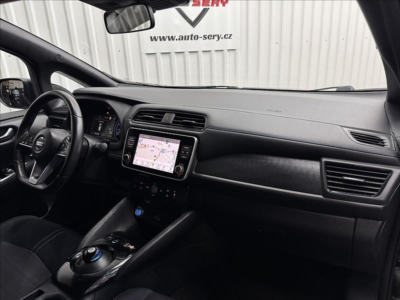 Nissan Leaf Electric drive 110kW Business - fotka 36 z 41