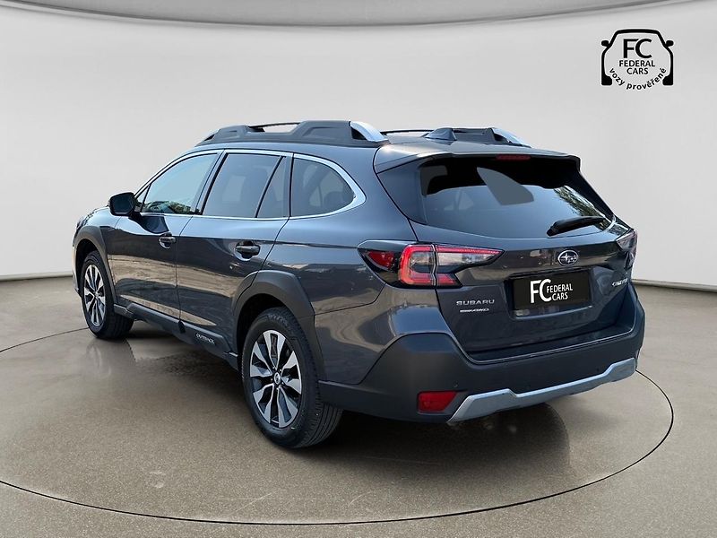 Subaru Outback 2.5 Touring Lineatronic - fotka 3 z 38