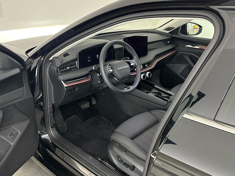 Škoda Superb Laurin & Klement 4x4 DSG - fotka 6 z 31