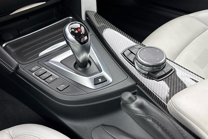 BMW M4 Competition paket - fotka 27 z 39