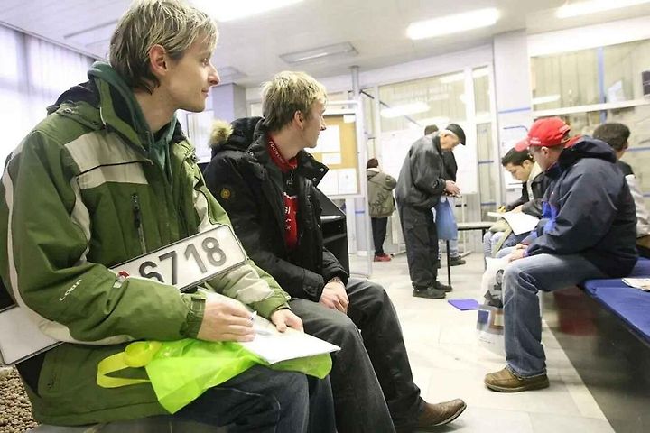 Nutnost vyčlenit si čas v kalendáři pro přepis auta na úřadě se brzy může stát minulostí.