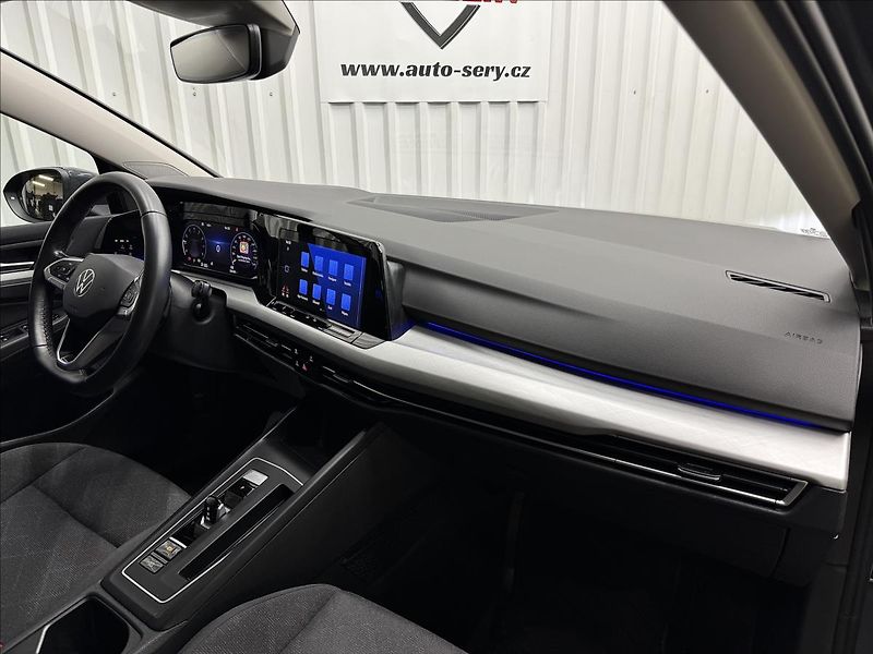 Volkswagen Golf 1.5TGI 96kW DSG ACC 2XKOLA DPH - fotka 35 z 41