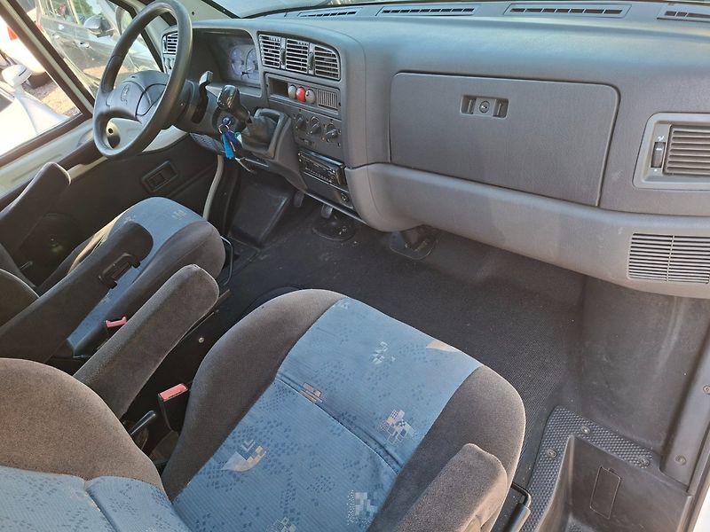 Peugeot Ostatní (2001) VIP460 2.5TD 79kW -SOLÁR-T.ZAŘ - fotka 9 z 45