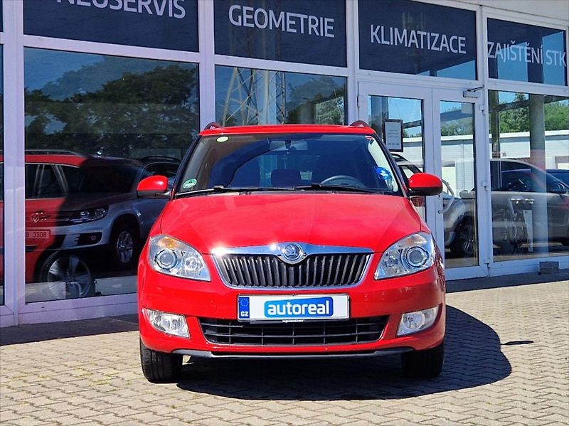 Škoda Fabia 1,2 TSI STŘE.OKNO KLIMA ZIMAKY - fotka 8 z 28