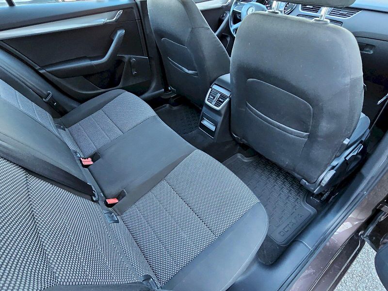Škoda Octavia (2013) Ambition 1,2TSI - fotka 16 z 22
