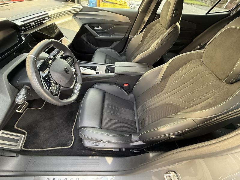 Peugeot 408 (2025) 408 GT Hybrid 136 e-DCS6 - fotka 12 z 20